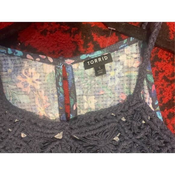 Womens TORRID Floral TOP SHIRT SZ 5 - Picture 3 of 7